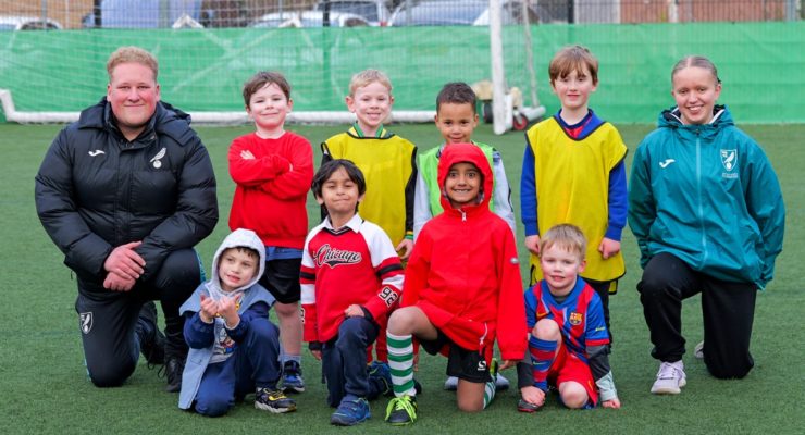Mini Kickers