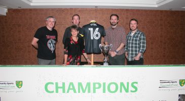 Last year's quiz champs - Archant