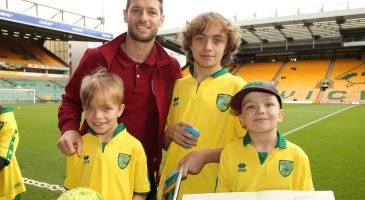 Callum and family meets Wes