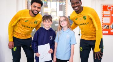 Córdoba and Slimane celebrate Active Canaries with local school community