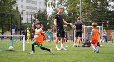 Harry Darling & Sam Field make surprise visit to Football Camps