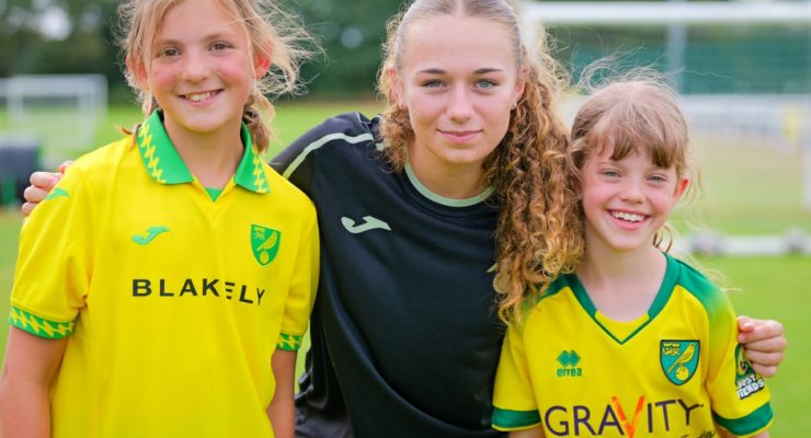 Poppy Groves & Emily Wallace inspire at Girls United Football Holiday Camps
