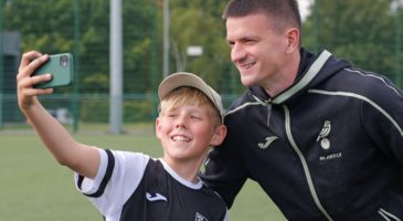 Mirko Topic makes special visit to The Nest