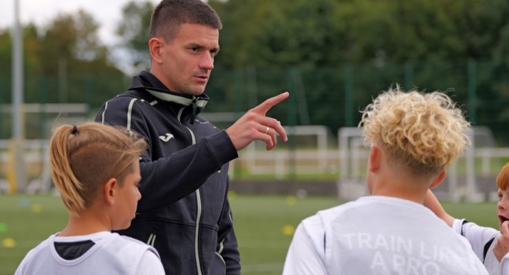 Mirko Topic makes special visit to The Nest